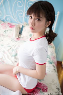 郑州暴雨一轿车飞下高架桥